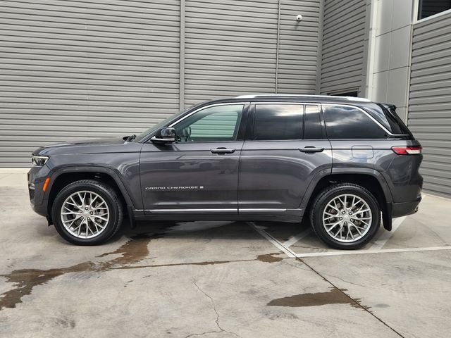 2022 Jeep Grand Cherokee Summit