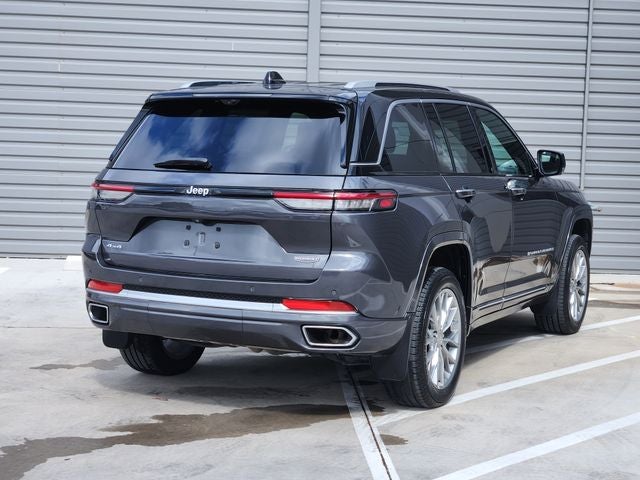 2022 Jeep Grand Cherokee Summit
