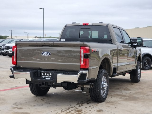 2027 Ford F-350SD Lariat