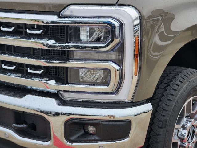 2027 Ford F-350SD Lariat