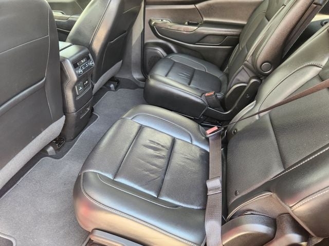 2022 GMC Acadia SLT