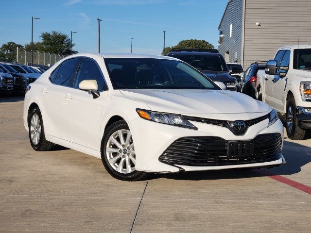Used 2019 Toyota Camry LE with VIN 4T1B11HK3KU826673 for sale in Jacksboro, TX