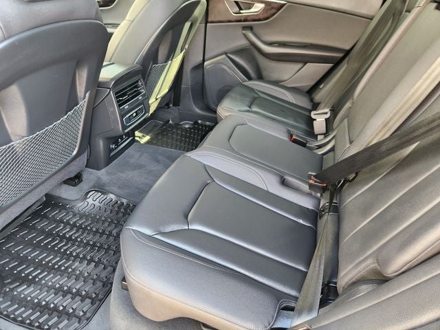 2023 Audi Q8 55 Premium quattro
