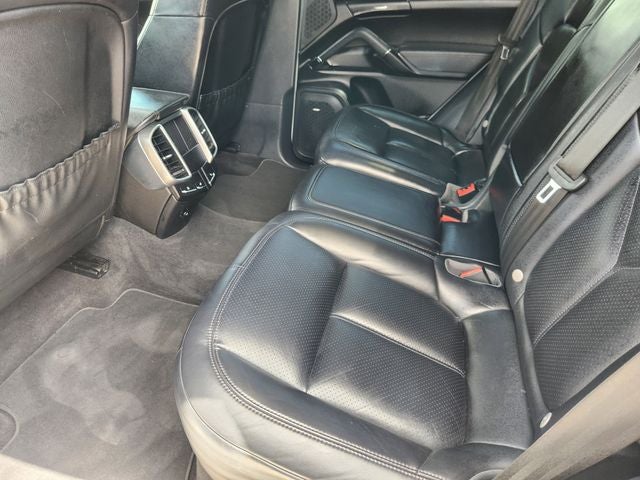 2017 Porsche Cayenne Platinum Edition
