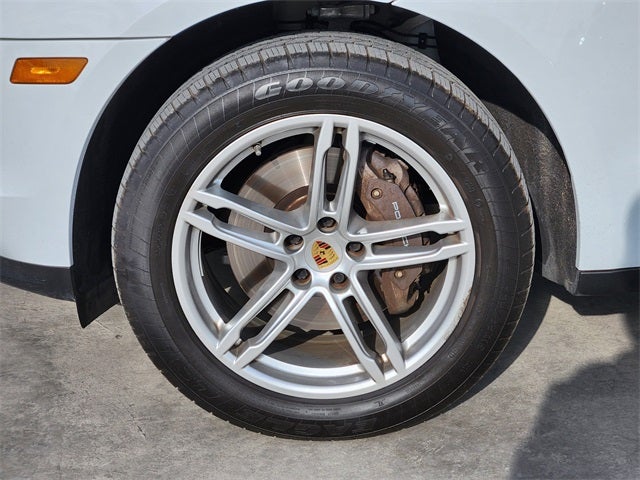 2021 Porsche Macan Base