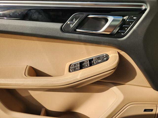 2021 Porsche Macan Base